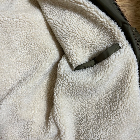 Guess Sherpa puffer jacket - Picture 4 of 8